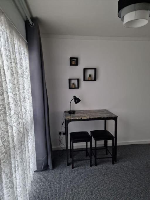 Airport,nec,jlr,bham. Entire House 5 Beds. Birmingham