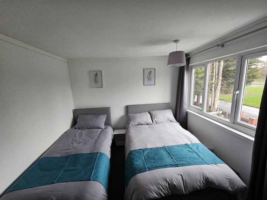 Airport,nec,jlr,bham. Entire House 5 Beds. Holiday home Birmingham