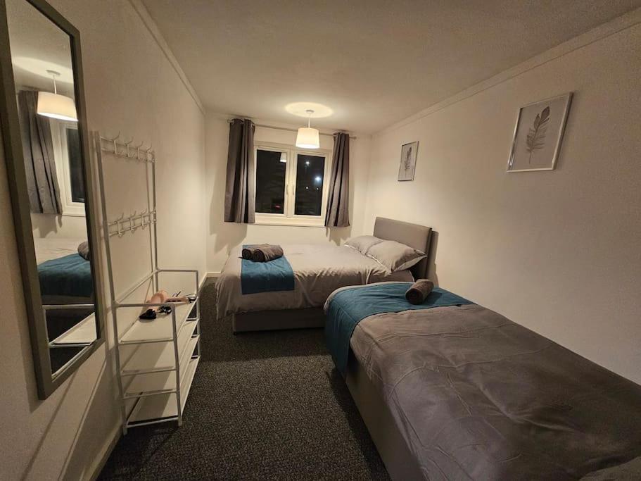 Holiday home Airport,nec,jlr,bham. Entire House 5 Beds.