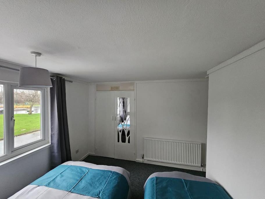 Airport,nec,jlr,bham. Entire House 5 Beds.