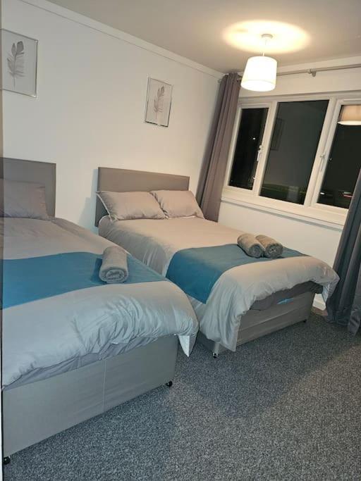 Airport,nec,jlr,bham. Entire House 5 Beds. Holiday home Birmingham