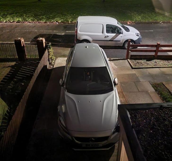 Vakantiehuis Airport,nec,jlr,bham. Entire House 5 Beds. Birmingham